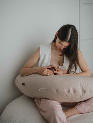 🤎Kojení je mnohem víc než jen výživa. Je to propojení, klid, láska… a chvíle, která patří jen vám dvěma. A když má maminka...